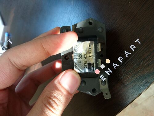 50005961 (1 pcs.) Conector de cable hembra M8, 4 contactos, sin blindaje, soldado, IP67, UL