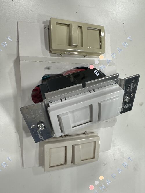 LEV-IPX06-10Z Atenuador fluorescente Powerline IllumaTech Electronic Mark 10 de Leviton IPX06-10Z, 600 VA, unipolar, 3 vías, blanco, marfil y almendra